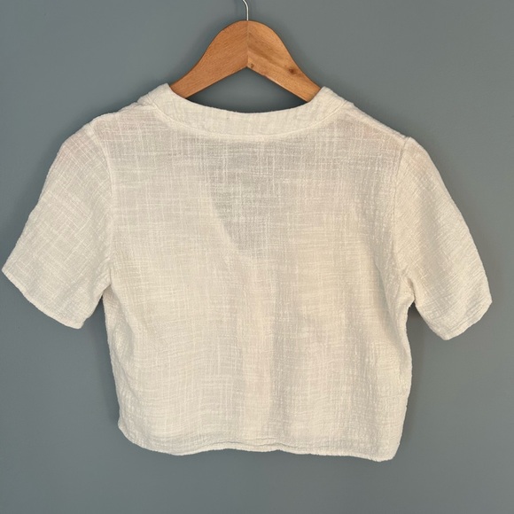 White linen cropped boxy button down top / shirt size XS from Lulu’s - Picture 6 of 7